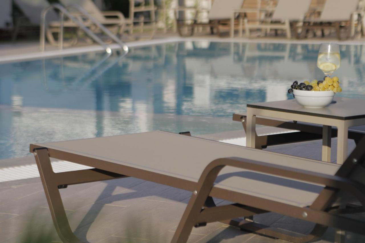 Albatros Suites Nea Vrasna Ngoại thất bức ảnh