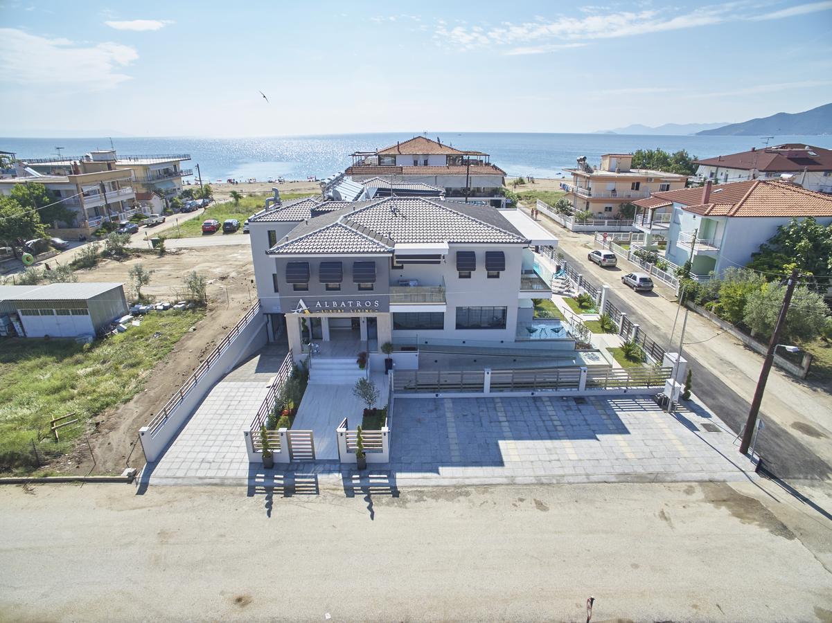 Albatros Suites Nea Vrasna Ngoại thất bức ảnh