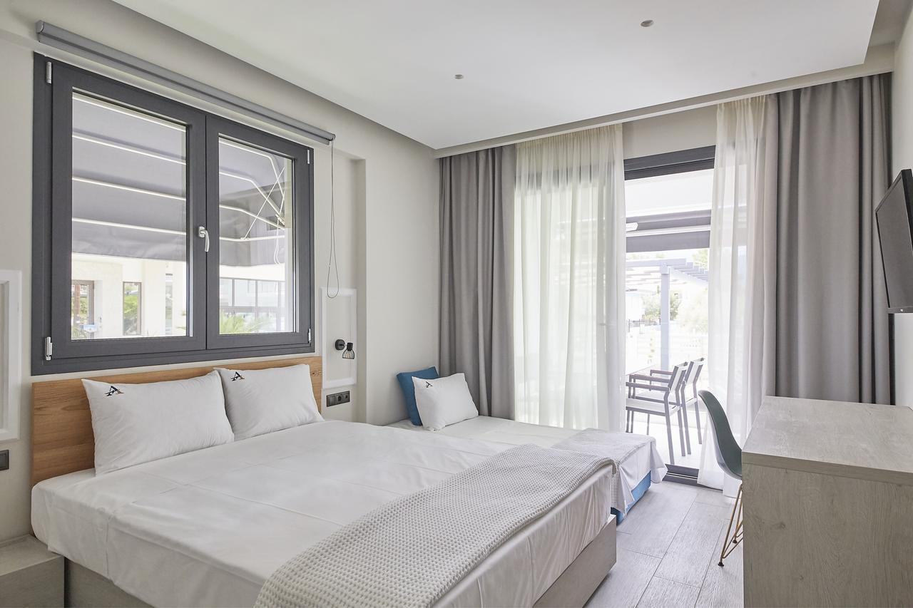 Albatros Suites Nea Vrasna Ngoại thất bức ảnh